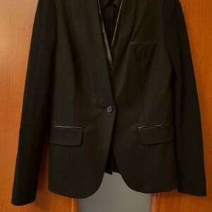 Black Tailored Blazer with Notched Lapels